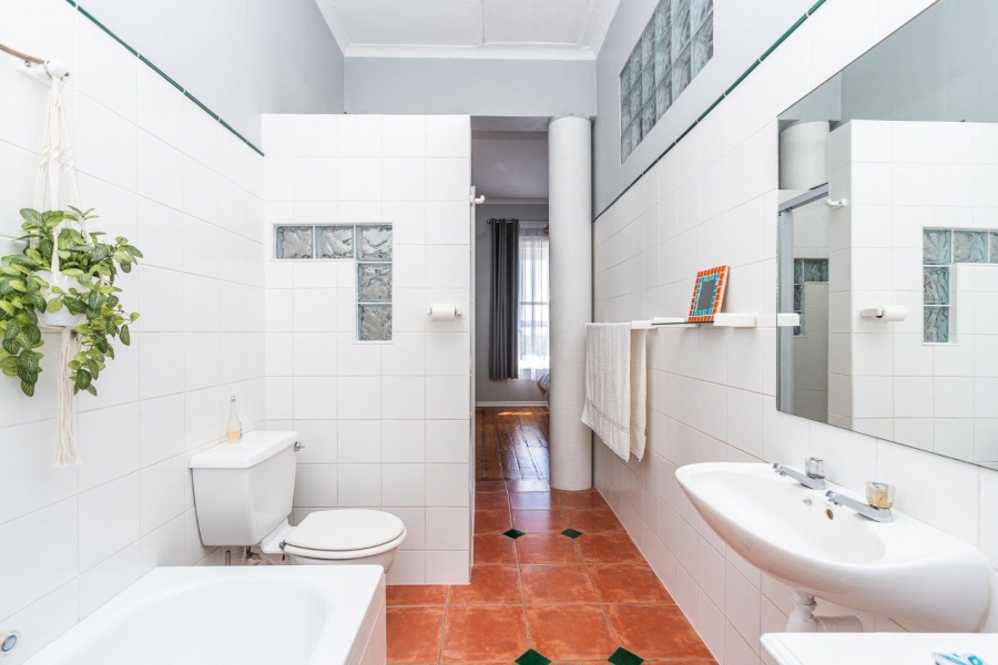 1 Bedroom Property for Sale in Woodstock Western Cape